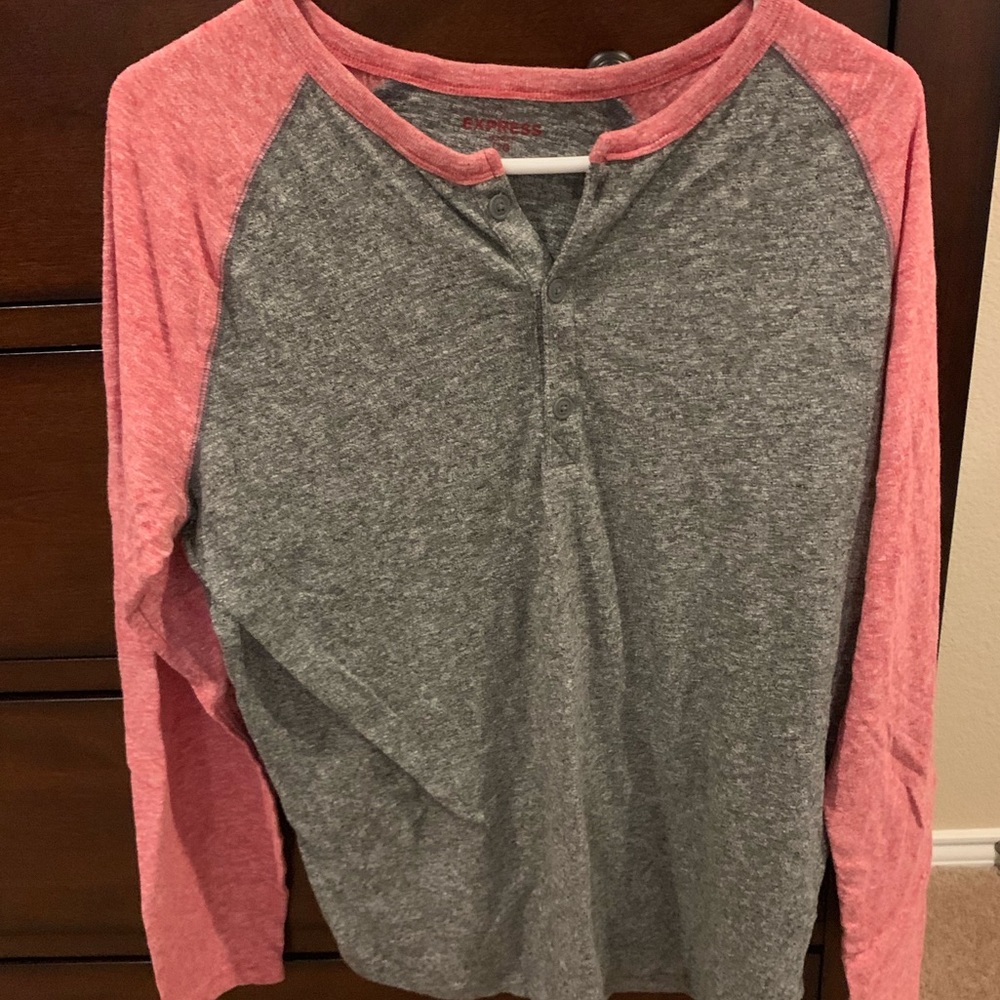 Express large gray / red Henley shirt